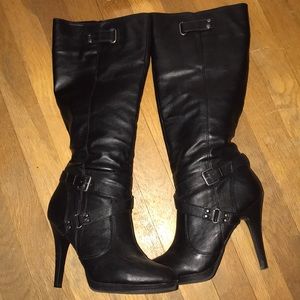 Black heeled boots